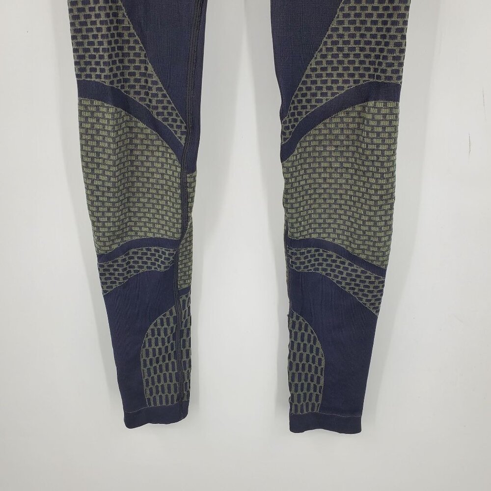 lululemon athletica Black and Gray Leggings - Picture 11 of 11